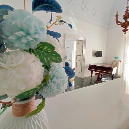 Dimora Della Marchesa - Al Duomo Apartment มันเฟรโดเนีย ภายนอก รูปภาพ