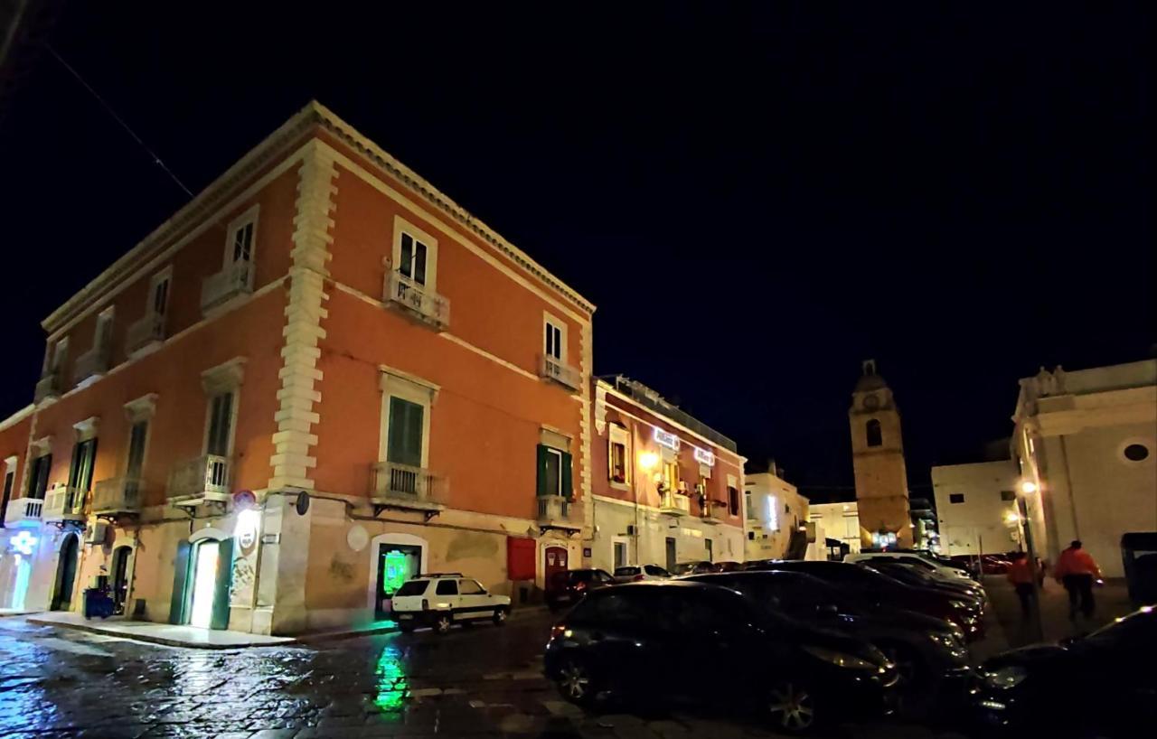Dimora Della Marchesa - Al Duomo Apartment มันเฟรโดเนีย ภายนอก รูปภาพ